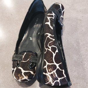 NINE WEST Women's Giraffe Print Calf Hair Flats - Black/Brown/Cream Size 8M